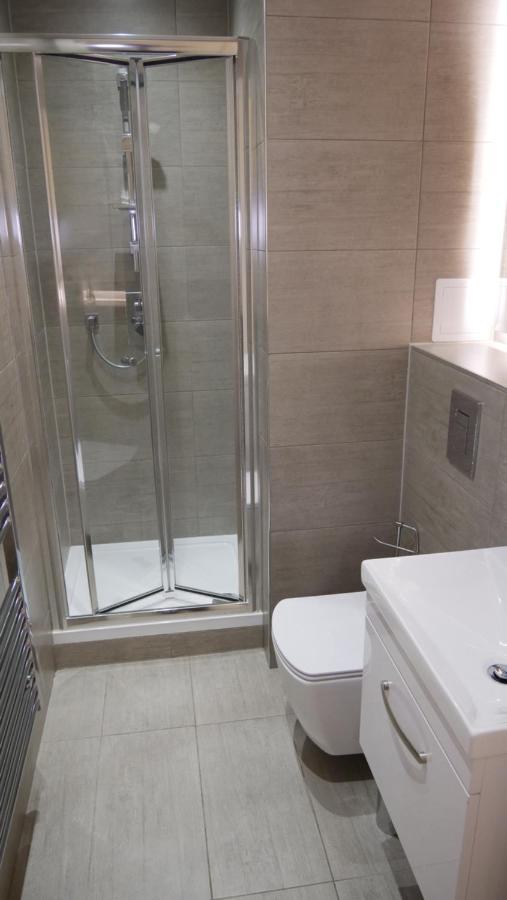 Stylish 2 Bedrooms, 2 Bathrooms With Workspace In 米尔顿凯恩斯 外观 照片