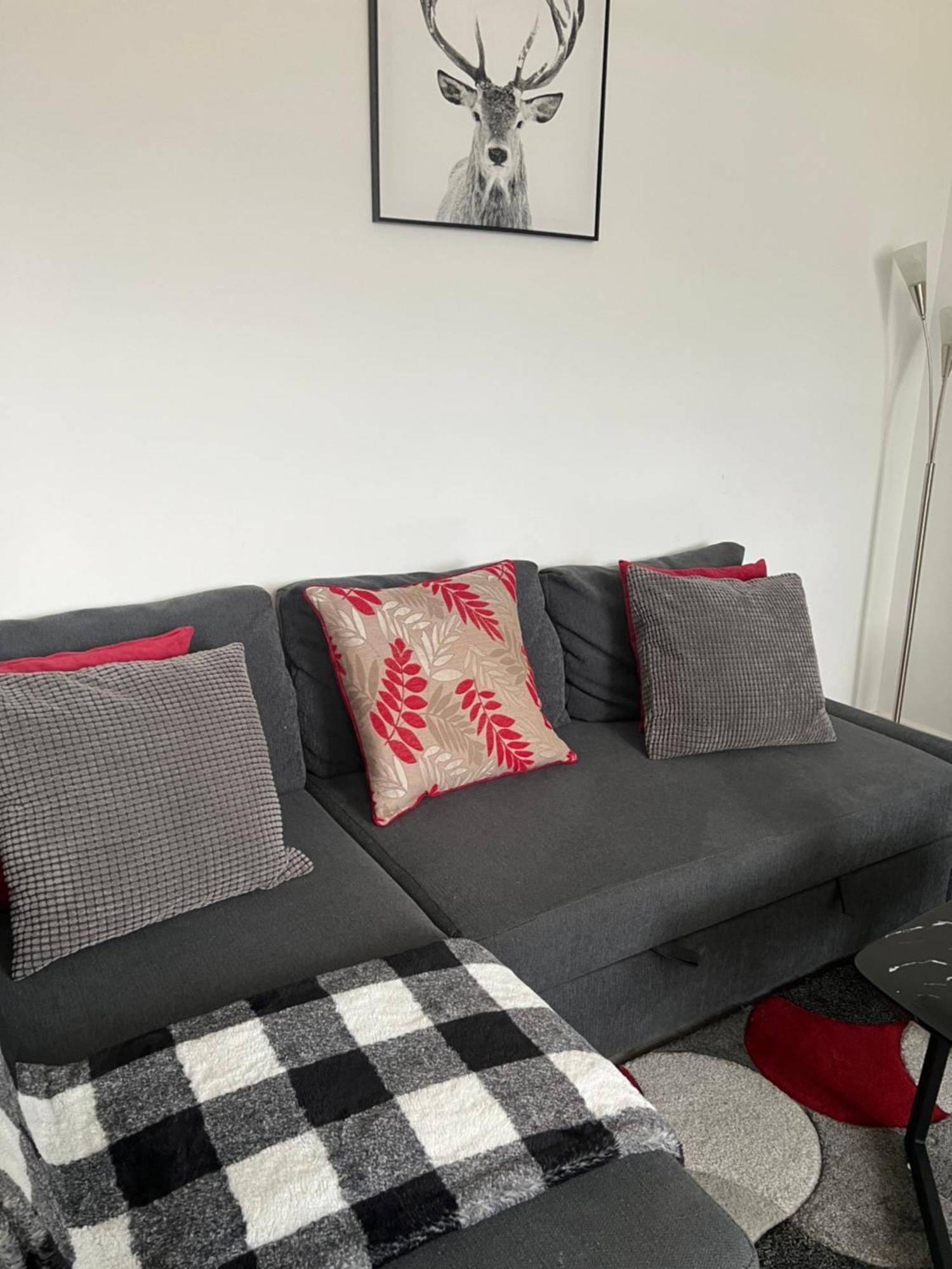 Stylish 2 Bedrooms, 2 Bathrooms With Workspace In 米尔顿凯恩斯 外观 照片